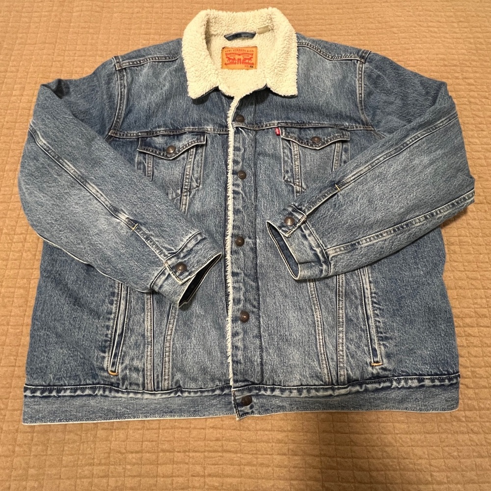 Levi's Men's Denim Jacket with Cream Sherpa Collar
